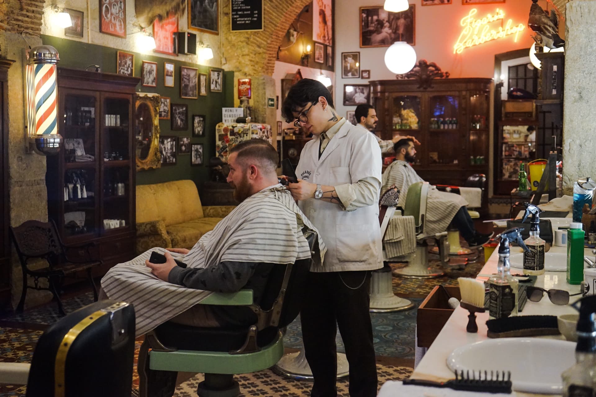 Documentaire bedrijfsfotografie in een authentieke barbershop